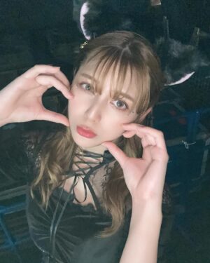 Angela Mei Instagram - 関コレありがとうございましたっ
黒猫🐈‍⬛
楽しかった〜！今回もうちわ見つけれて嬉しい🥺いつもありがとうっ
またすぐ会いに来るからね〜みんなすき

#関コレ #関西コレクション 
#sugarnine