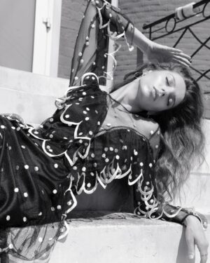 Angela Sarafyan Instagram - 🤍
Foto: @ellierosemclean
