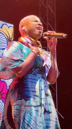 Angélique Kidjo Instagram - 🌞💃🏿Yesterday in Trondheim at @olavsfest #sunlighttomysoul 💃🏿🌞
👗 @maryjanemarcasiano