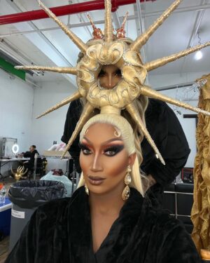 Angeria Paris VanMicheals Instagram - Promo selfies with #Allstars9 🌟🤩💫 The last one is crazyyyyy 😂

Hair: @hair_by_koji_ichikawa 
Dress: @howiebofficial