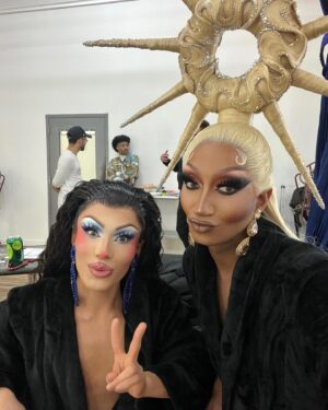 Angeria Paris VanMicheals Instagram - Promo selfies with #Allstars9 🌟🤩💫 The last one is crazyyyyy 😂

Hair: @hair_by_koji_ichikawa 
Dress: @howiebofficial