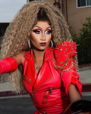 Angeria Paris VanMicheals Instagram - Let’s ride ❤️💋

Look by @howiebofficial 
Hair by @edwardsizzahands2.0 
Photos by @davidelaffe