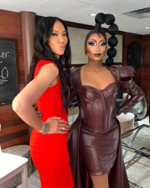 Angeria Paris VanMicheals Instagram - Daytime TV ready 🙌🏾 with @kimoraleesimmons @roxxxyandrews @jorgeous_1 @theofficialshannel at @sherrishowtv 

Dress by @dhaleterdesign 
Hair by @edwardsizzahands2.0