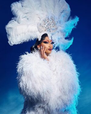 Angeria Paris VanMicheals Instagram - Diamonds & Pearls 💎

Gown: @vee.monique 
Headdress and coat: @fantasyfeathersnyc 
Hair: @_hairwitch 
Photos: @ericrichardmagnussen