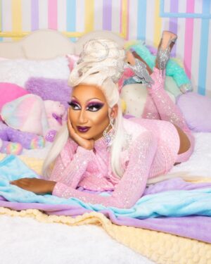 Angeria Paris VanMicheals Instagram - Big kid energy 🍭

Look by Yours Truly
Hair by @dragdaddywigs 
Photos by @davidelaffe