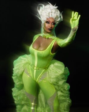 Angeria Paris VanMicheals Instagram - Supernova 🌟💚🌟

Look: @howiebofficial 
Hair: @hair_by_koji_ichikawa 
Photos: @ericrichardmagnussen