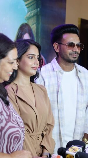 Anita Devgan Instagram - 🔔Out worldwide today! 🎬🌍 Don’t miss #HayeBibiyeKitheFasGaye in theaters now! Grab your tickets and experience the magic on the big screen. 🎟️✨ #NowPlaying #MustWatch”Director @simranjitsinghhundal Dop @imsursh.dop009Choreographer @deueshmehraAdditional dialogue @bhinditolawalActress @anitadevgan101Actor @iftikharthakur9Actor @dhiragillofficalActor @deedargillofficalActor @ravindermand1Actress @malvimalhotraActress @shweta_patilActor @sukhdevbarnalaActor @bryanlawrencelondonActress @baljinderkaur_balluEditor-@rikki77108Production- UK @mrbaljinder_singh  Produced by - Bagicha Singh Sandhu @bsandhu83 and Bobby Sandhu @mrbsandhu Executive producer - @sukhjeetjaito Singer @balkar_ankhila_officialLyrics @kalanizampuriMusic @thesachinahujaPoster design -@postermoneky……………………………………………………..#BollywoodMusic #PunjabiMusic #MusicRelease #UpcomingMovie #BollywoodFilm #MovieRelease #MusicLovers #PunjabiHits #FilmAnnouncement #AugustReleases #IndianCinema