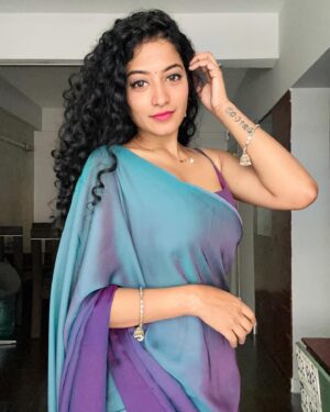 Anjali P Nair Instagram - 💜💜