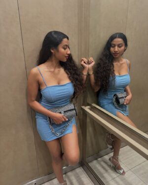 Anjana Mohan Instagram - #dubai #lookoftheday #fashion