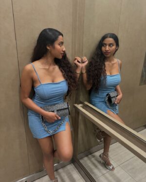 Anjana Mohan Instagram - #dubai #lookoftheday #fashion