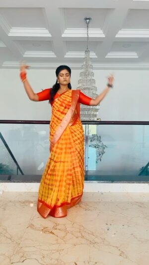 Anjana Srinivas Instagram - Full on 🔥🔥🔥

#songs #tredingreels #anjanasrinivas #mass #masstelugusongs#machavachera