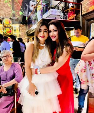 Anju Jadhav Instagram - It's all about celebration night🎂🥰😘🎉🎈 
@hatsoffproduction
@sonysab