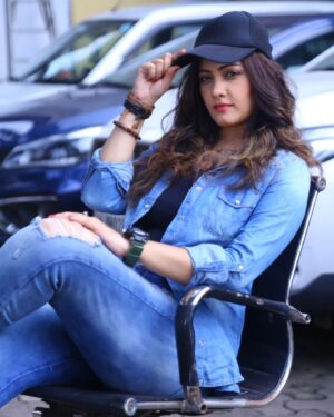 Anju Jadhav Instagram - LADY DON KIYARA😀😎

PHOTOGRAPHY BY @sakaria.nilesh

#keepwatching #waglekiduniya #morningvibes #attitude #lovemyjob #postivevibes 
@hatsoffproduction @sonysab