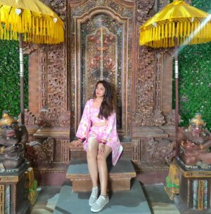 Anju Jadhav Instagram - Happiness is feeling the beauty of the moment.
❤️😘
#triptoindonesia #vacationmode #happylife #mystyle #happysunday