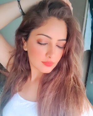 Anju Jadhav Instagram - Some candied selfie 🤳 
Might delete later😁

#morningvibes #casualstyle #postiveme
