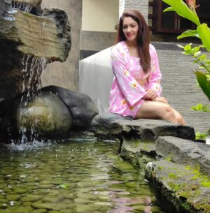 Anju Jadhav Instagram - Happiness is feeling the beauty of the moment.
❤️😘
#triptoindonesia #vacationmode #happylife #mystyle #happysunday