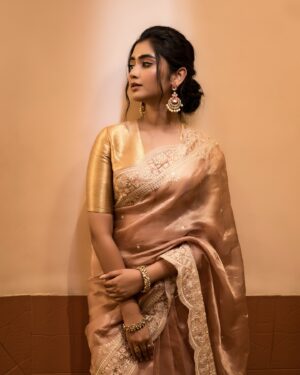 Ankita Mallick Instagram - 🦩🍁🌙

#ootd #instadaily #instamood