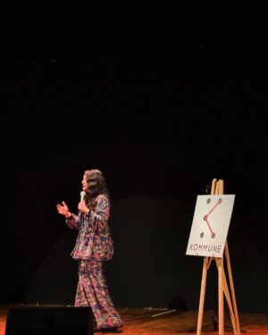 Ankita Shrivastav Instagram - Made my debut at @kommuneity All Stars. It was such an honour! Told a fun story and had a great time listening to some amazing stories, poetry, and music by the best @shrutivyas1 @_megharao @roshan1970  @amolparashar @utsavijhamusic & hosted by the super @rutwicked I laughed, cried, and was just bowled over — it was so beautiful. ❤️

Thank you @prcinspirations for all the work and feedback! And thank you @roshan1970 for giving me the opportunity to tell stories on this wonderful platform. Such evenings make life better! 

Dolled up in a @gajra.gang @nykaafashion outfit for the evening. Thank you for making me look so good! ❤️