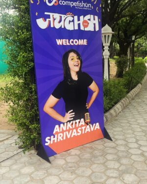 Ankita Shrivastav Instagram - Birthday on stage❤️did a corporate show! Next day did a show for the top 70 IIT JEE toppers of 2024. The same birthday week did the first my auditorium show in Mumbai. When I was about to perform for the IIT JEE toppers, I kept wishing what would I not give to be a ranker, to be on the other side of the stage. But this side of the stage felt equally calming. So without delving into my IIT JEE rank 🙈I feel this life is a blessing because of you all.  I guess I did okay. I guess this life is a prayer. ❤️