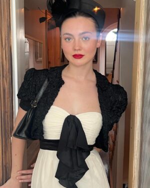 Anna Friel Instagram - Her first Ascot.  Gracie boo. You are a vision . I am a proud mama. Brains, beauty , talent , elegance , kindness and an old soul. Love you. Enjoy @gracie_friel ,  mama 💕💕💕💕💕