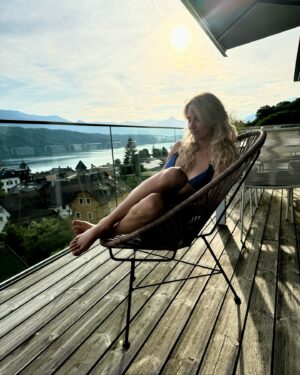 Anna Gasser Instagram - Austrian Summer so far 🦋🐬💙