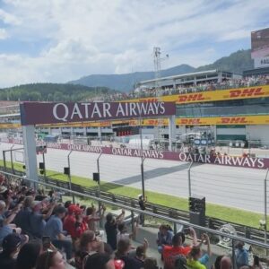 Anna Gasser Instagram - Austrian Grand Prix 🏁🖤 thanks @redbullaustria for an awesome day at @f1