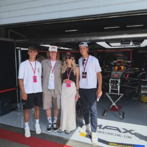 Anna Gasser Instagram - Austrian Grand Prix 🏁🖤 thanks @redbullaustria for an awesome day at @f1