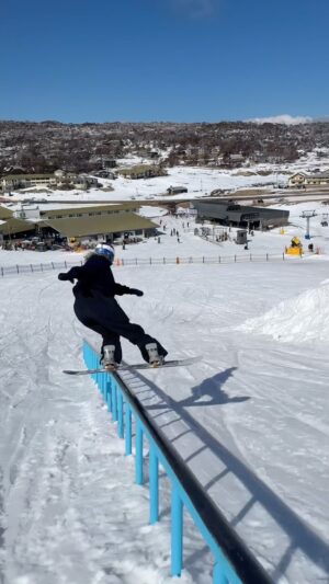 Anna Gasser Instagram - First day back @perisher_parks 🥰 
📲 @dusankriz