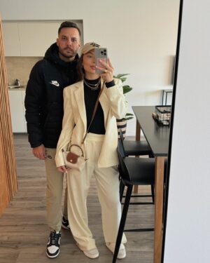 Anna Retonde Instagram - oi bsas📍🤗🇦🇷🍷🥩💌🤳✨🛬