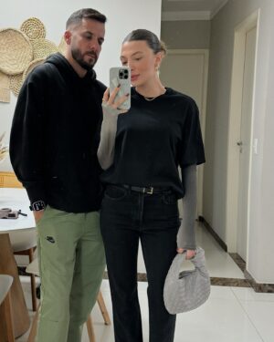 Anna Retonde Instagram - ——— as ultimas de Maio ♡