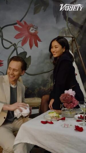 Anna Sawai Instagram - Did a little thing called #ActorsOnActors with @twhiddleston who serenaded us, did card tricks, and juggled in the photoshoot. I pretended to eat a pear.

Watch our full conversation on YouTube.
Thank you @variety 🖤
Photos by @maryellenmatthewsnyc 
Styled by @karlawelchstylist 
Makeup by @ninapark 
Hair by @brycescarlett