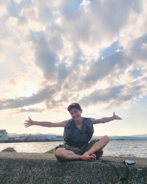 Anna Tsuchiya Instagram - ロケでたくさん歩いた💪
脚パンパン😘
ロケ中に出会ったみんなラブです🫶

#土屋アンナ
#annatsuchiya