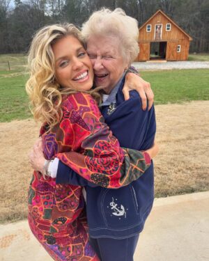 AnnaLynne McCord Instagram - They never warn us… “this is the last time you’ll ever hug your Mimi”. Life gives and life releases. Mimi, you’re with the angels, now. All I can say is thank you for LITERALLY everything… groceries when we didn’t have enough food on the table, new clothes when all we had were hand-me-downs and second-hand, trips to the beach even though we were scared to touch anything in your condo -hahah, I learned about fingerprints not belonging on mirrors from you. :) Thank you for Christmas and Birthday money that literally kept me alive through my early adolescence when I was out on my own at 15. — I’m not sure if you knew that being held by you when I was an infant felt the safest, and it took me 37 years (and the  @theworkoutwitch_ ‘s somatic practices) to remember. I had a safe home in the world wherever you (and aunt @lynnmashburn ) were. Thank you, Mimi, for literally everything. No tribute could ever convey the depths of my gratitude, you were Crazy Mimi, but you were MY Crazy Mimi, and I love you infinitely. Rest in the arms of the Divine. In my heart always, your second granddaughter, AnnaLynne ❤️😭