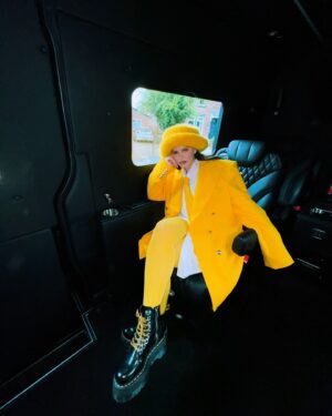 Anne-Marie Instagram - FESTIVAL SEASON HAS OFFICIALLY STARTED 🎉🎉🎉🎉