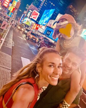 Annemarie Carpendale Instagram - Empire state of mind.. 🌇🤌🏾🌙👄✨🙏🏽🌒🗽
#ny #bigapple #tothemoon #annieway #anniehow #recharge #lovestory #engagement #2011 💍 #mycity #mybiglove