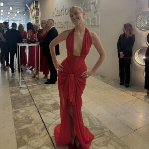 Annet Charitonova Instagram - 25 🎂 preju si do dalsiho roku zivota, aby bylo jednodussi najit uprimnej usmev na fotkach :Dddd smeju se fakt hodne, placu furt, ale pozuju ocividne nejvic hahaha