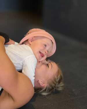 Anníe Mist Þórisdóttir Instagram - Thank you for making me a mom ❤️ 4 Years Old! 

One of the most incredible things about being a mom is experiencing things AGAIN - through the eyes of your child. The unfiltered joy, the raw emotions and laughter. For a 4 year old, most days is an ADVENTURE and I am forever grateful that I get to go on these adventures with YOU, my FREYJA. 

#enjoylife #grateful