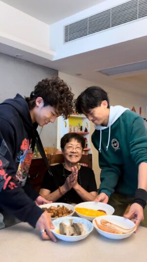 Anson Chan Instagram - 婆婆之選 GRANDMA’S PICK: IMPATIENT🃏
#AB x #IANHANNZ #IMPATIENTchallenge #GRANDMASPICK #SPECIALEDITION