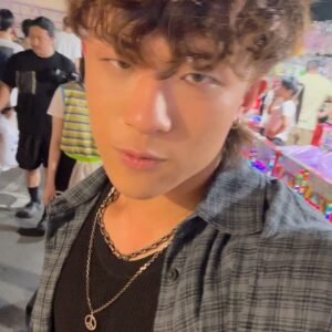 Anson Chan Instagram - 繼續努力做出色嘅蛋捲 🍳 #台灣之旅 #BTS #安信DUMP