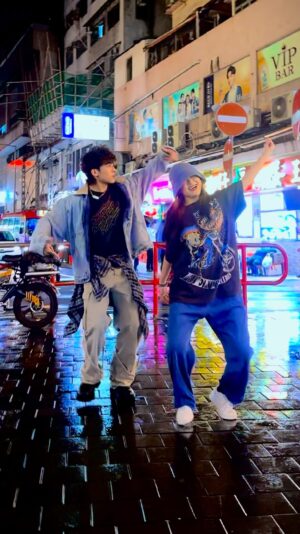 Anson Chan Instagram - 雨紛紛 with @__on.i 🌧️🃏 #AB x #WINWIN #IMPATIENTchallenge #IMPATIENT