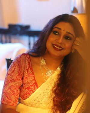 Antara Mitra Instagram - চারুলতা 
৮.৮.২০২৪

পোশাক- @bohurupi_santiniketan 
ভাবনা - @rabhisek