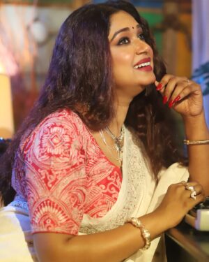 Antara Mitra Instagram - চারুলতা 
৮.৮.২০২৪

পোশাক- @bohurupi_santiniketan 
ভাবনা - @rabhisek