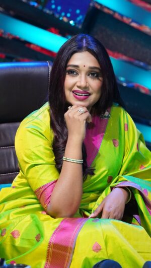 Antara Mitra Instagram - Saregamapa Album -6 
Celebrating the Enigma of Kishore Da .

Make up - @meghna_make_up_artist