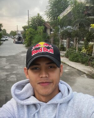 Anthony Flores Instagram - 🐂