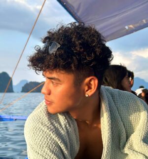 Anthony Flores Instagram - 🌊☀️😎