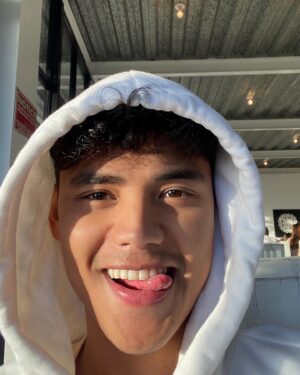 Anthony Flores Instagram - 😛