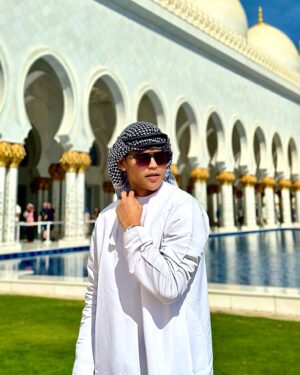 Anthony Flores Instagram - 🇦🇪 ❤️