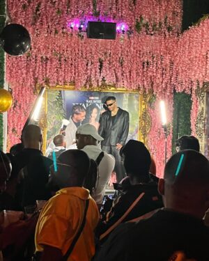 Anthony Knight Instagram - #partyofthecentury  #thejasonleeexperience #fyp #explorepage
Special thanks to @theonlyjasonlee 
@hollywoodunlocked  @jasonleeshow 
🔥🔥🔥🔥🎂🎂🍾