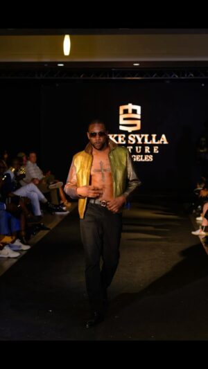 Anthony Knight Instagram - The Los Angeles fashion show 2024
Powered by @sasmoviestudio 
Production Company @thelafashionshow 
Designer @mikesyllacouture.la 
📸 @dwatkinsphotography 
🎥 @fungsheri 
Makeup 💄 @genesispriscila_ 
Special thanks to @kimie_kime 

#lafw2024 #sasstudio #thelosangelesfashionshow  #mikesyllacouture  #runwayfashion  #losangeles