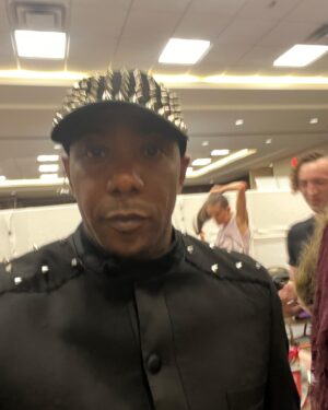 Anthony Knight Instagram - #fyp #explorepage #fashionblogger #fashionmodel #runwaymodel 
#fashiondesigner @iammrcarlyle 🔥🔥🔥 #magnifiquefashionshow 
by @victoriahenley